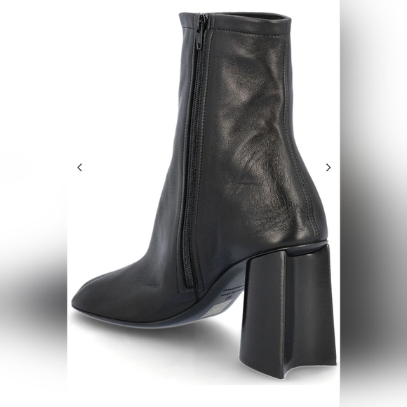 Balenciaga Round-Toe Glove Boots - Picture 2 of 8